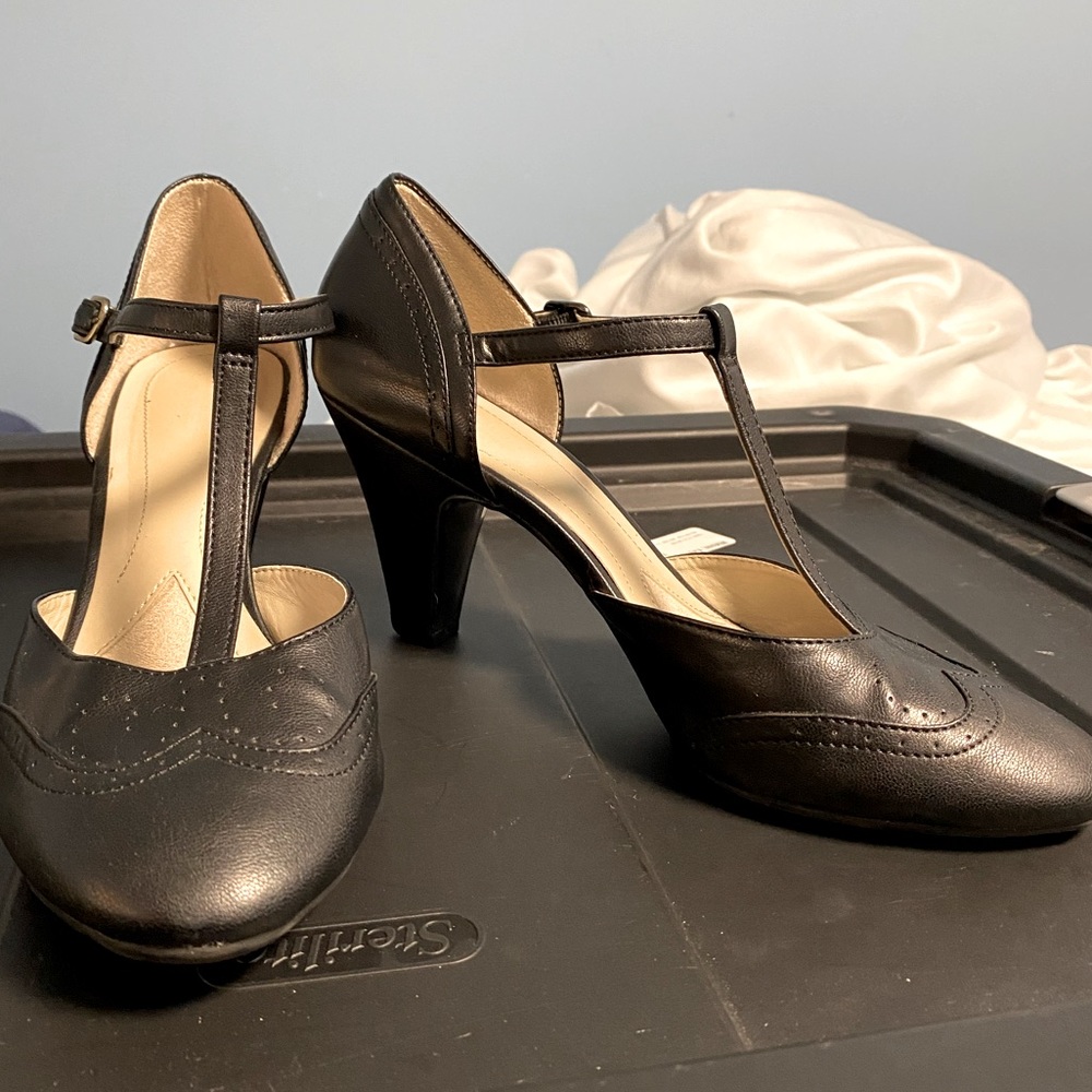 Naturalizer comfort heels
